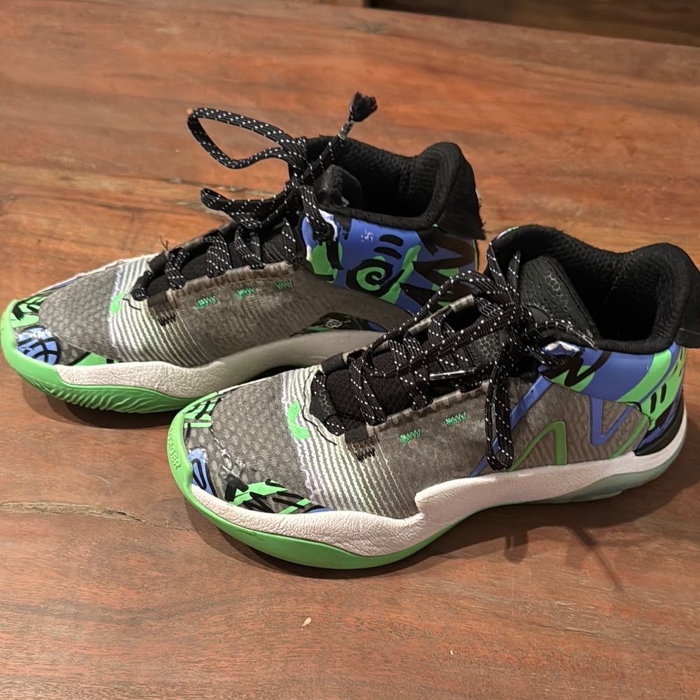 Nike Air Zoom Basketball Shoes - Green and Black